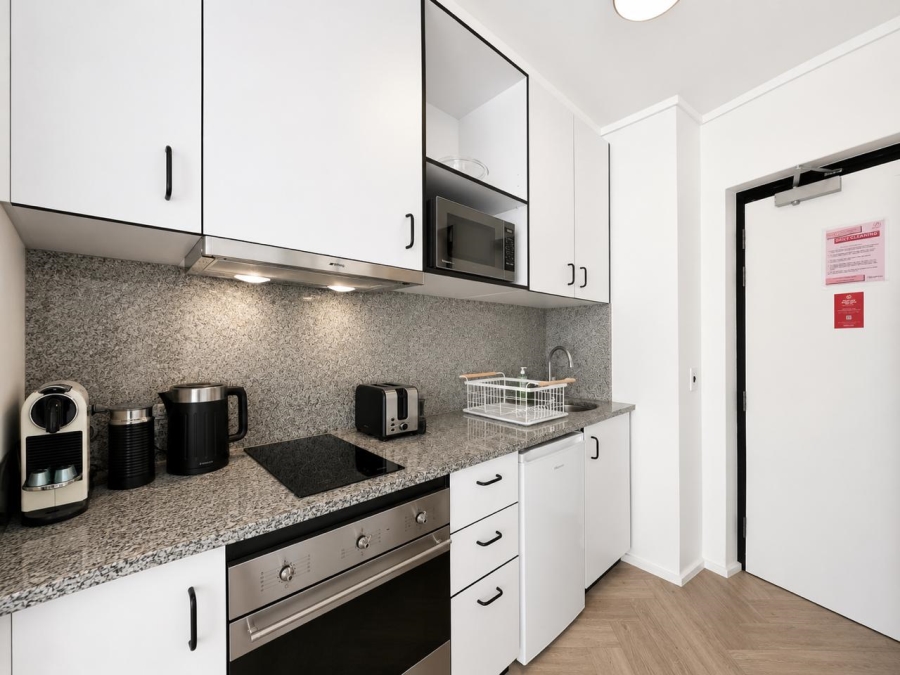 1 Bedroom Property for Sale in Sea Point Western Cape